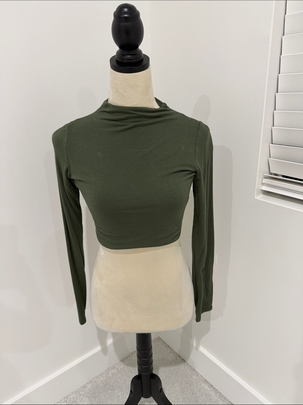 OOTDFash Olive Green Long Sleeve Crop Top